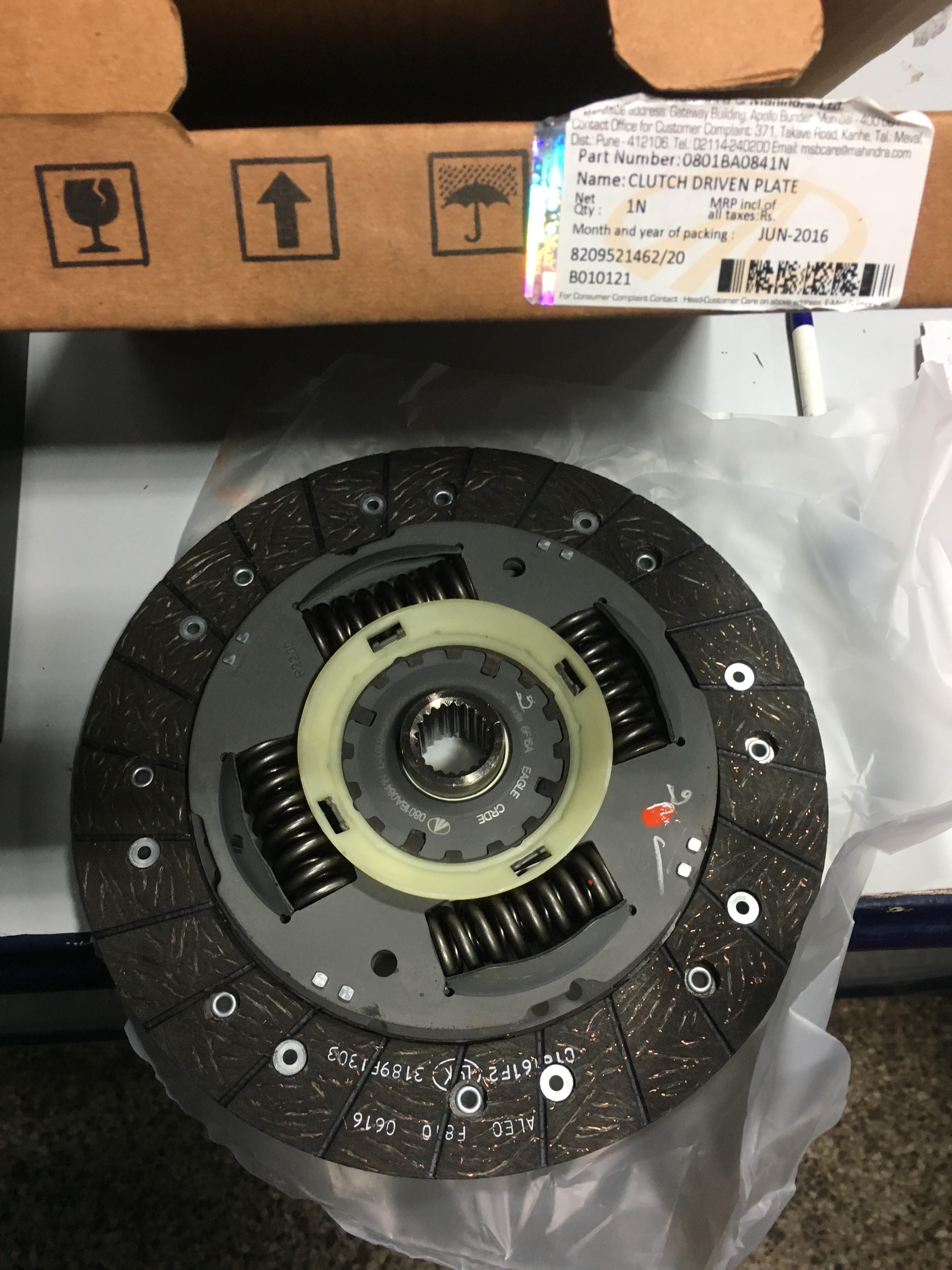 CLUTCH DRIVEN PLATE - Part No: 0801BA0841N - MAHINDRA SCORPIO CLUTCH DRIVEN PLATE 0801BA0841N STOCKID 798 - Photo