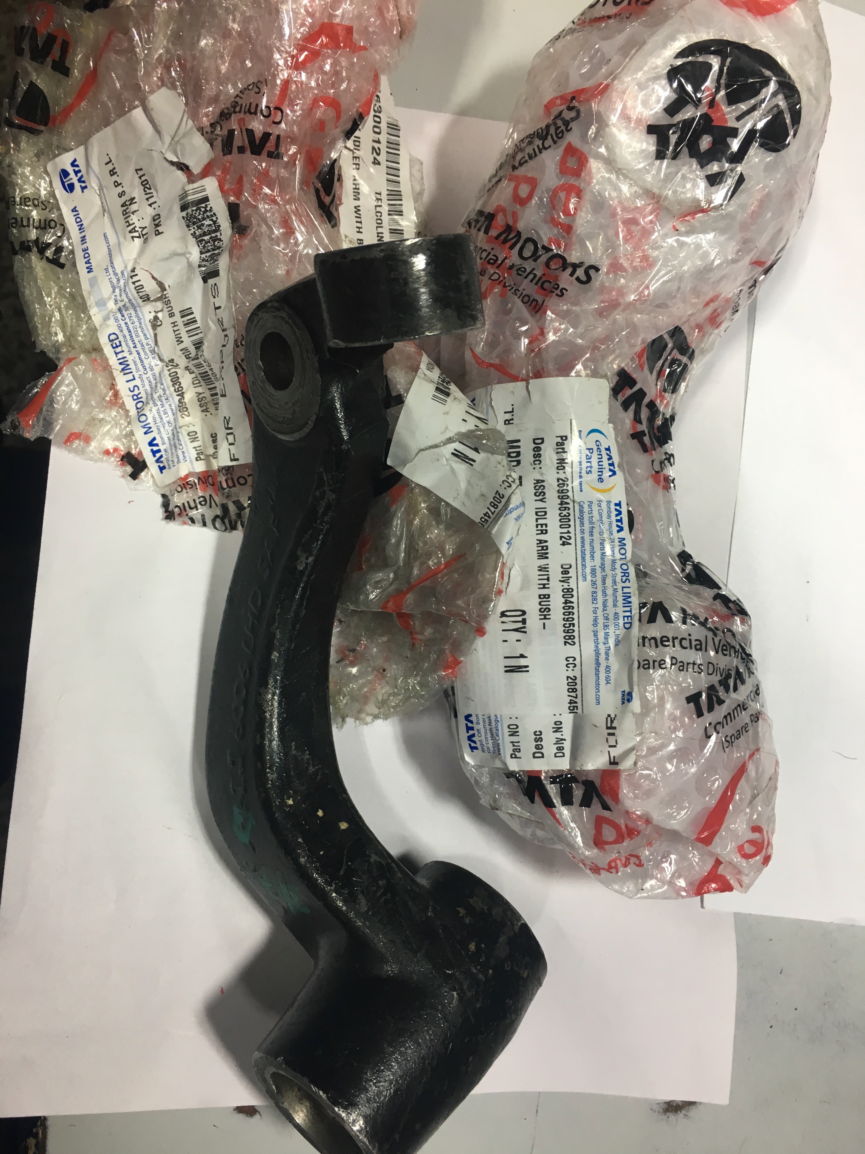 ASSY. IDLER ARM LHD - Part No: 269946300124 - TATA TELCOLINE ASSY. IDLER ARM LHD 269946300124 STOCKID 808 - Photo