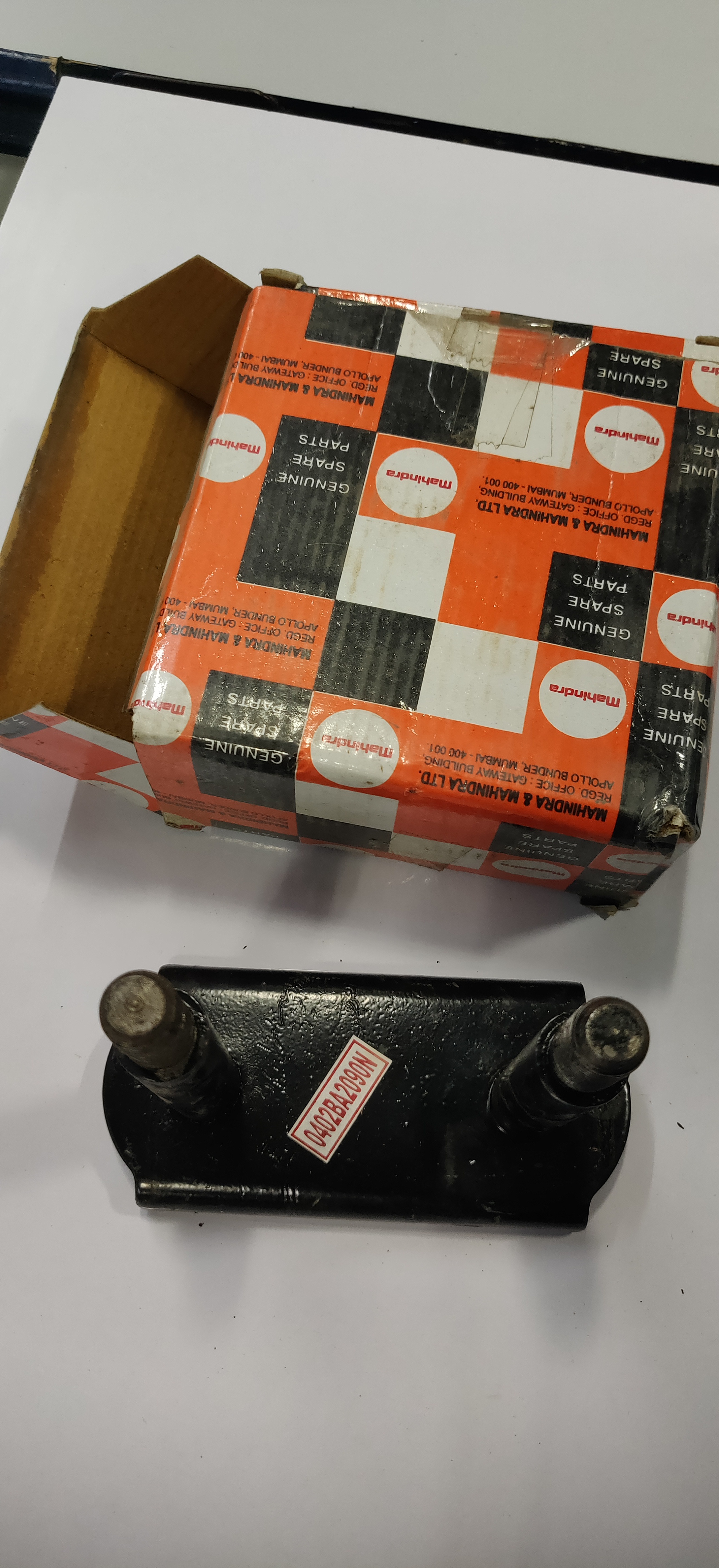 MAHINDRA SCORPIO ASSY SHACKLE PIN and PLATE 0402BA2090N STOCKID 1879