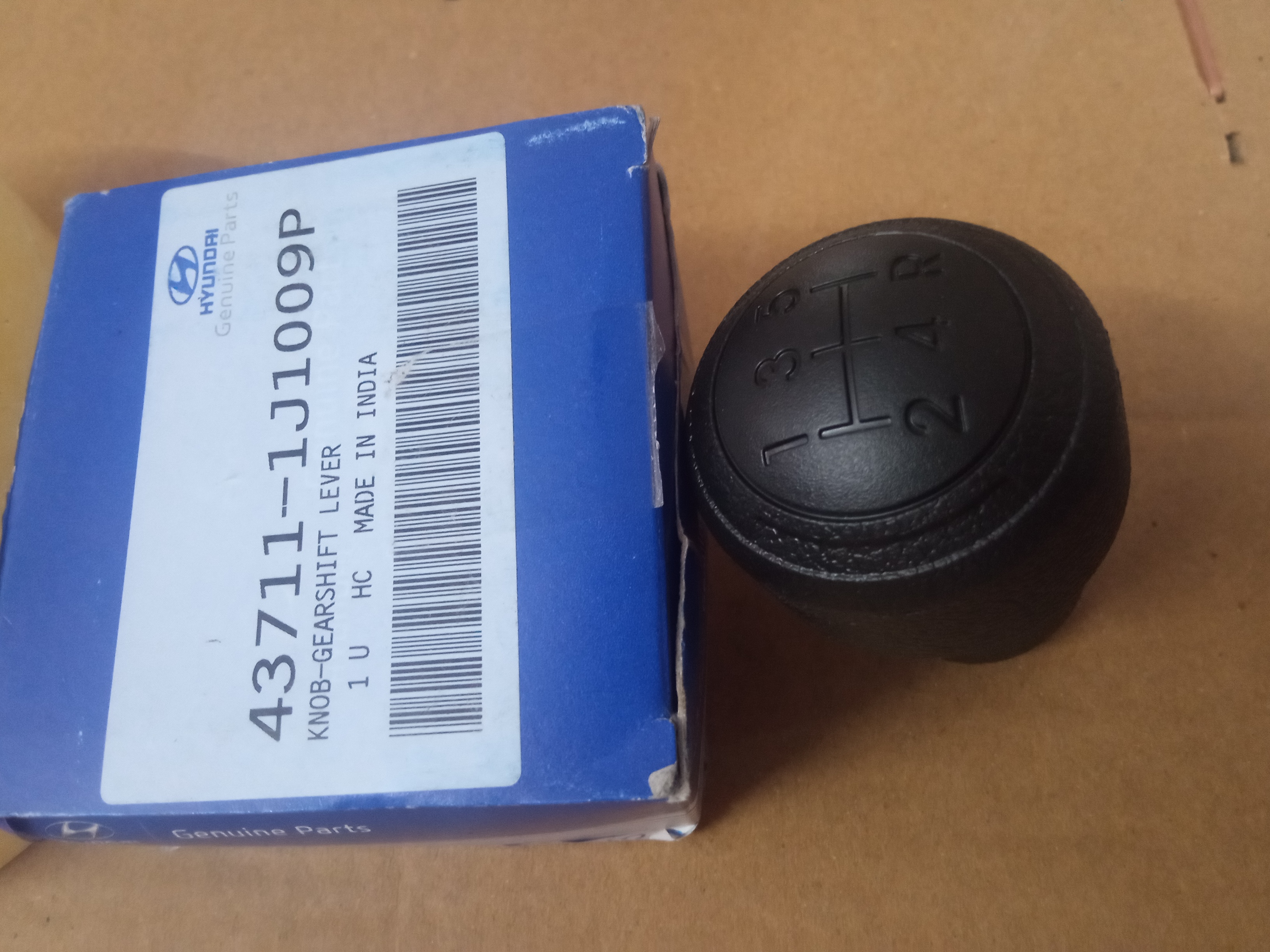 HYUNDAI I 20 KNOB GEARSHIFT LEVER 437111J1009P STOCKID 1978