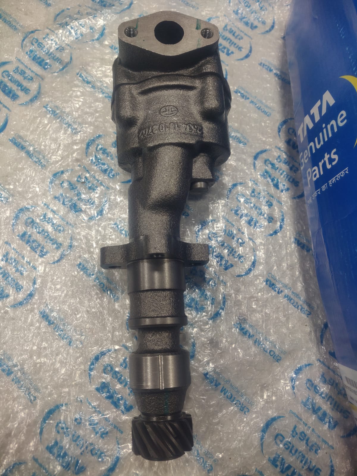 TATA TELCOLINE ASSY OIL PUMP(WITHOUT OIL PUMP COVER) 253318100102 STOCKID 2992