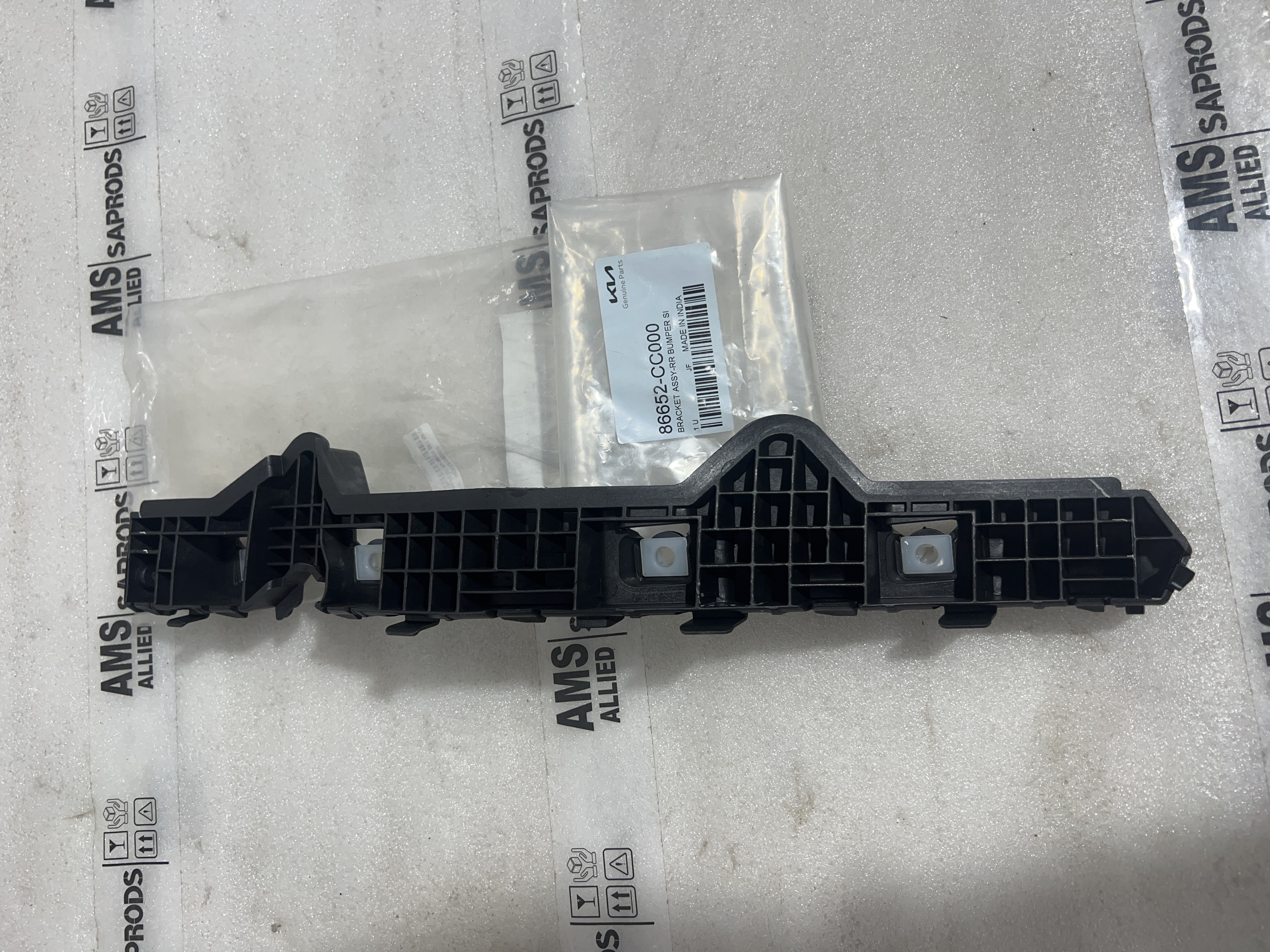 KIA SONET BRACKET ASSY RR BUMPER SIDE,RH 86652CC000 STOCKID 3076