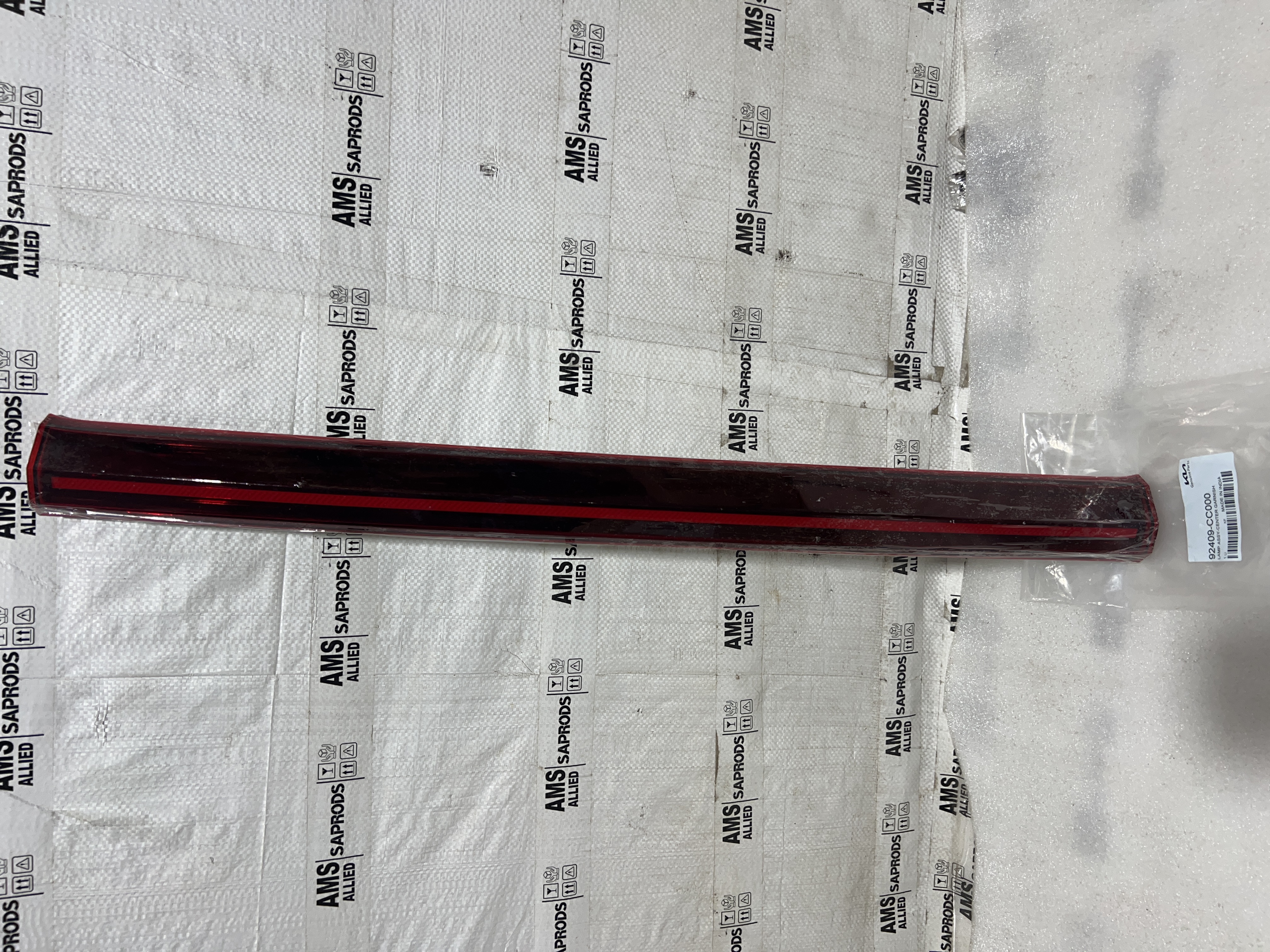 KIA SONET LAMP ASSY CENTER GARNISH 92409CC000 STOCKID 3253