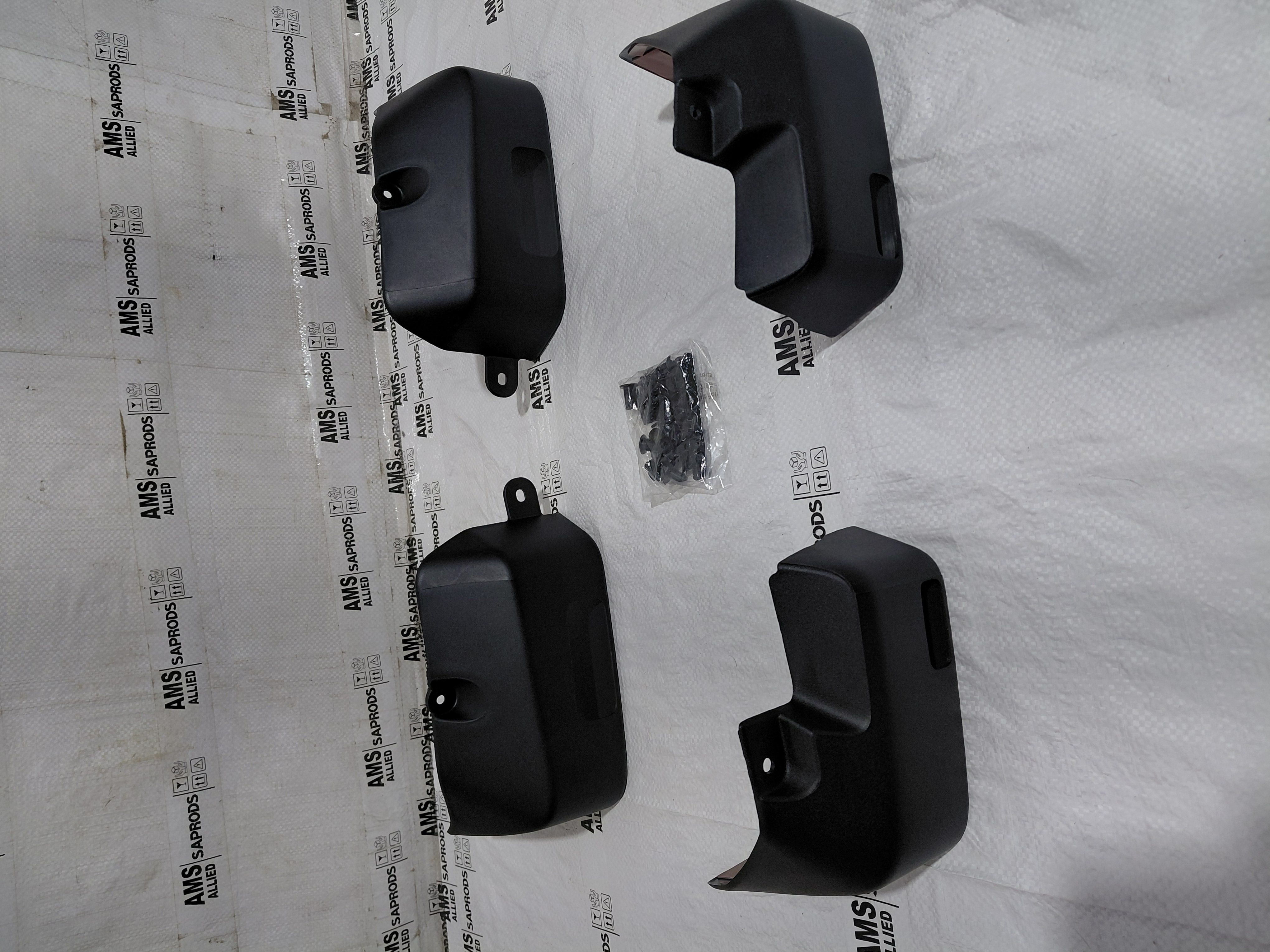 TOYOTA HYRYDER MUDFLAP PL389WC060 STOCKID 3270