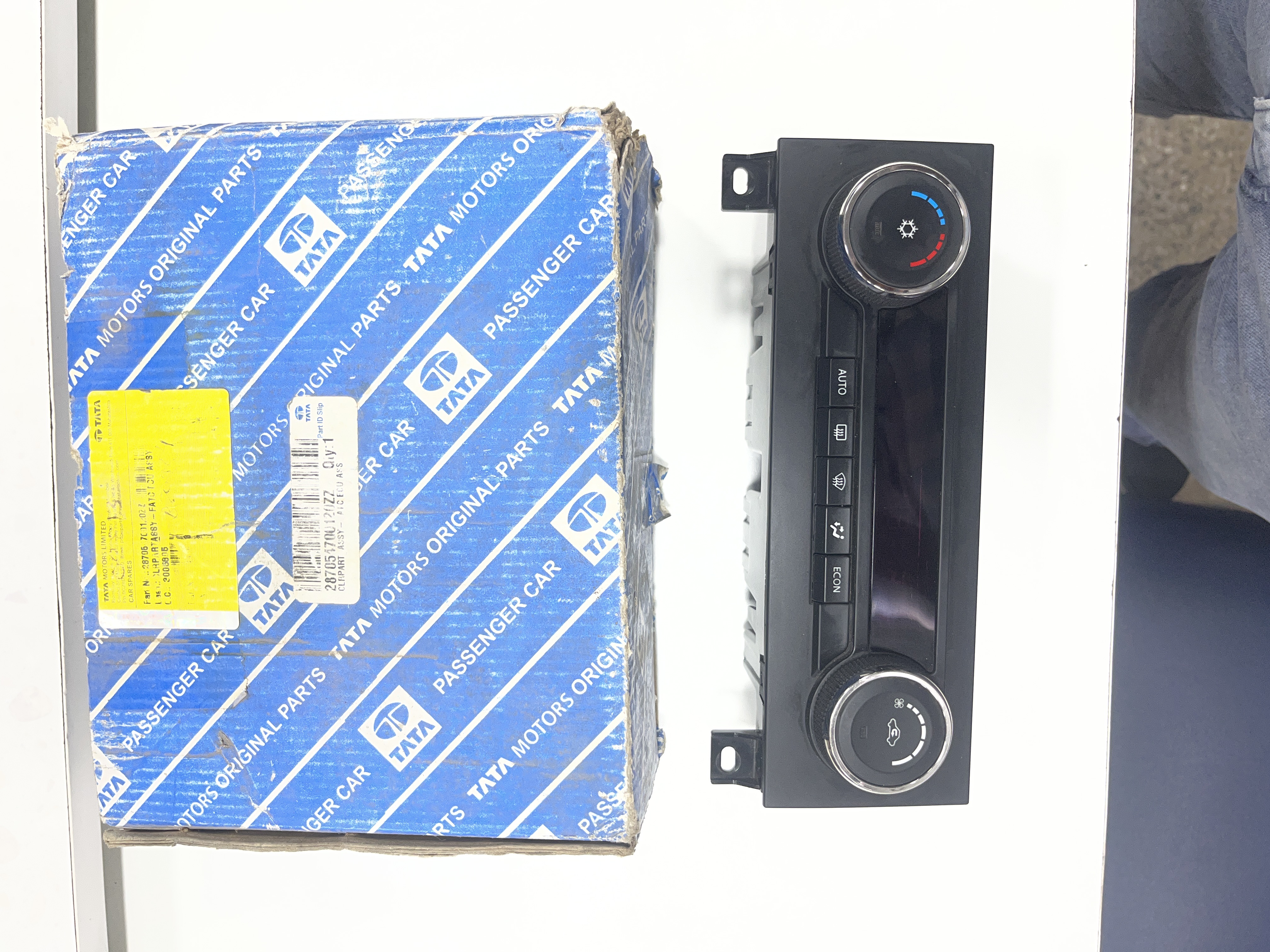 CLRPART_ASSY-FATC ECU ASSY - Part No: 287054700120ZZ - Photo