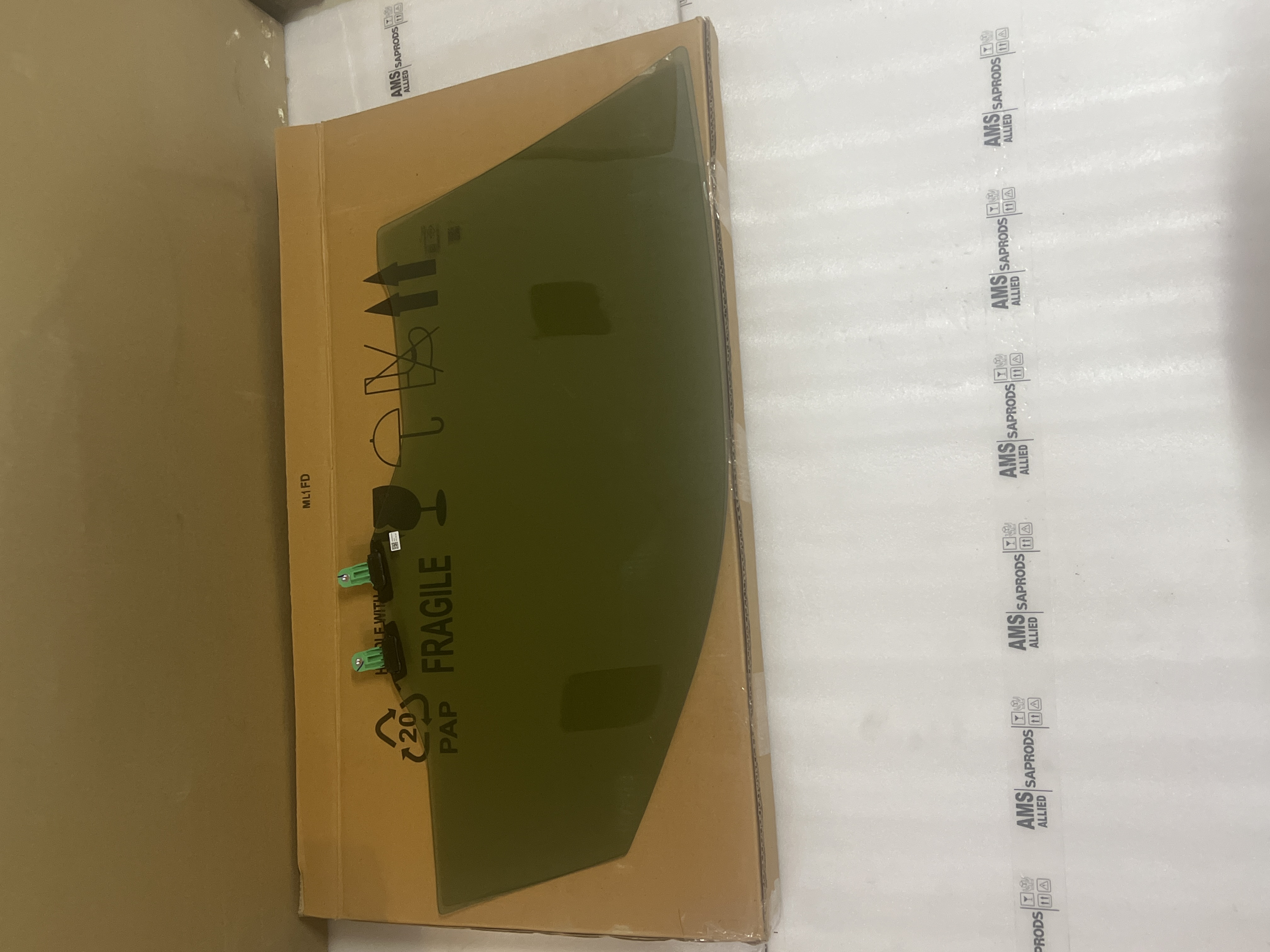 GLASS ASSY, FR DOOR, LH - Part No: 68120WC007 - Photo