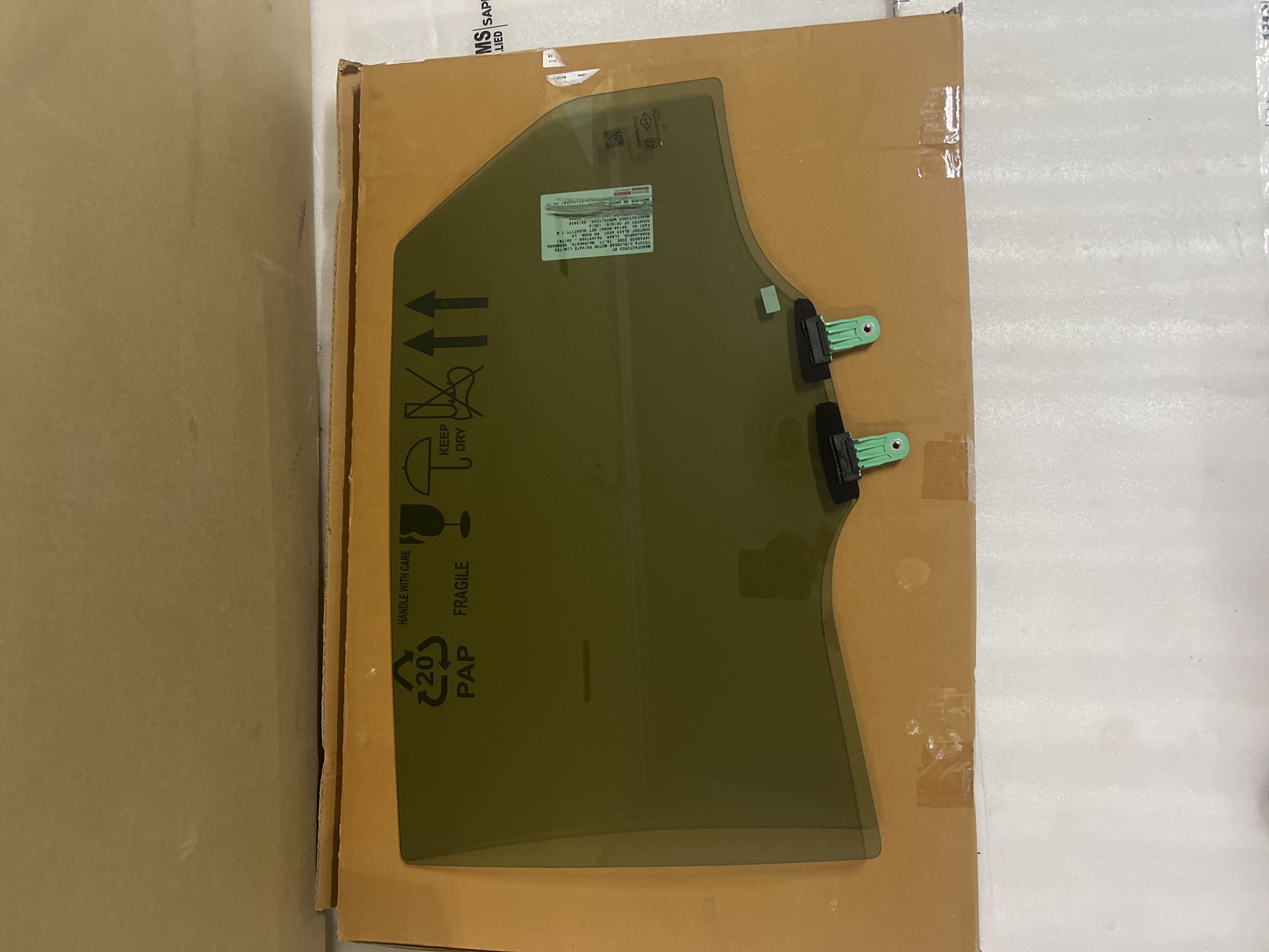 GLASS ASSY, RR DOOR, LH - Part No: 68140WC007 - Photo